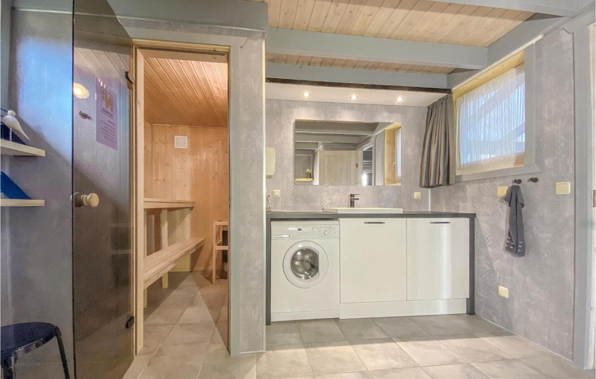 Cozy Home In Rechlin With Wifi Esterno foto
