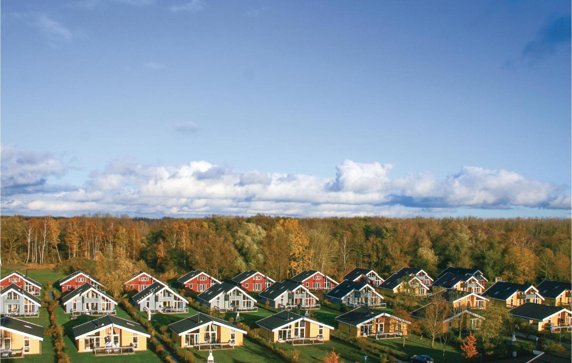 Cozy Home In Rechlin With Wifi Esterno foto