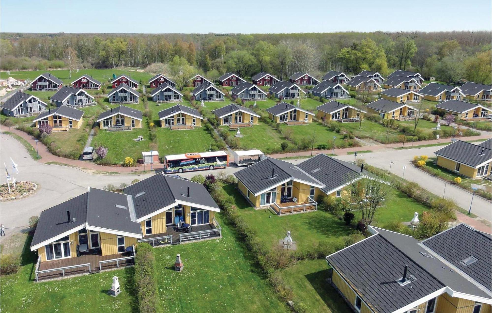 Cozy Home In Rechlin With Wifi Esterno foto
